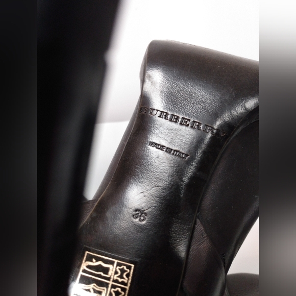 Knee High Toe Burberry Boots - Picture 9 of 9